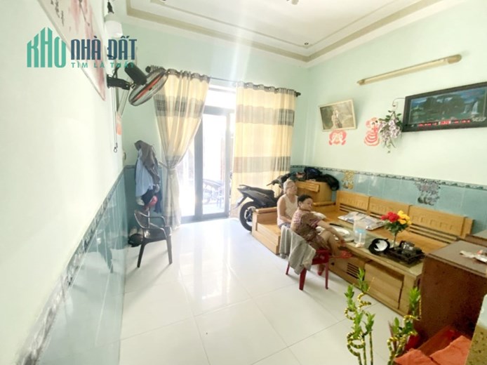 Nhà 2 tầng, 50m2, chỉ 40m ra mặt tiền Ngô Quyền, Đà Nẵng, Giá 2,65 tỷ