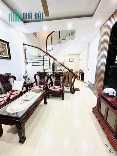 CC Bán nhà Giáp Bát, Giải Phóng DT 42m × 4 Tầng. Ô TÔ VÀO NHÀ Chỉ 4.9 tỷ.