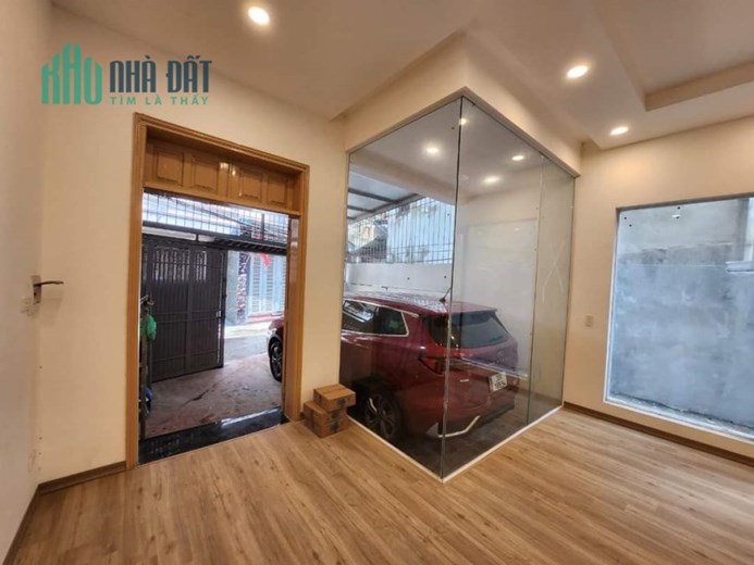 CẦN BÁN GẤP NHÀ NGỌC LÂM - NGÕ TĂNG XÊ - LONG BIÊN Ô TÔ VÀO NHÀ 10.8 TỶ