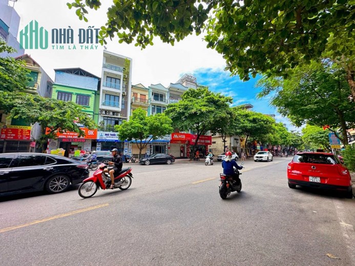 Bán đất Mặt phố Ngọc Lâm Siêu Vip, KD, 275 m2, giả chỉ 57 tỷ.