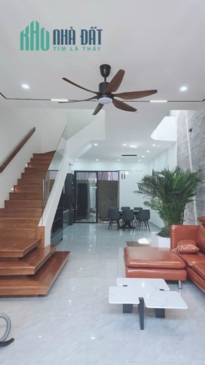 Chính chủ Nhà 3 tầng 3 mê Nguyễn Chích. Nhà thiết kế hiện đại cực kỳ thoáng mát