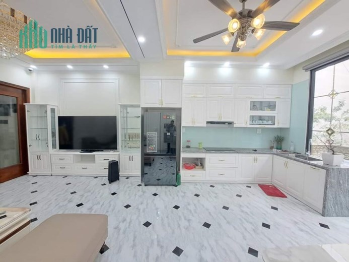 SIÊU PHẨM NHÀ ĐẸP FULL NỘI THẤT XỊN THỤY PHƯƠNG BẮC TỪ LIÊM. OTO, 45M*5 TẦNG.