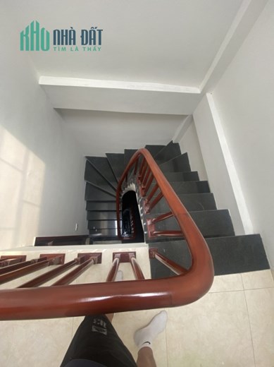 Bán nhà riêng Phương Liệt Thanh Xuân 35m 5T MT 4.2m gần ô tô nhà đẹp ở ngay nhỉnh 4 tỷ lh 0975124520