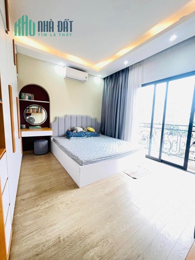 Chỉ hơn 3 Tỷ Nhà 5 tầng Ô Tô vào nhà đường Cầu Diễn
