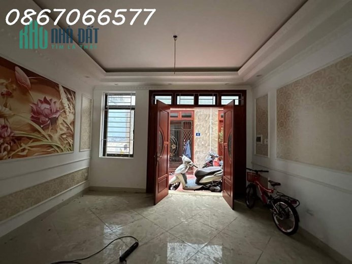 NHÀ ĐẸP Ở NGAY, 2 MẶT THOÁNG, NGÕ NÔNG CHỈ 2.98 TỶ PHỐ MAI PHÚC, LONG BIÊN