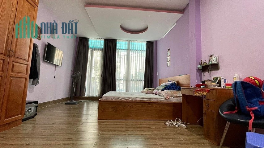 Nhà hạ chào tụt quần HXH Hoàng Sa, P5, Tân Bình, 60m2, 4 tầng, 4PN. 9 tỷ.