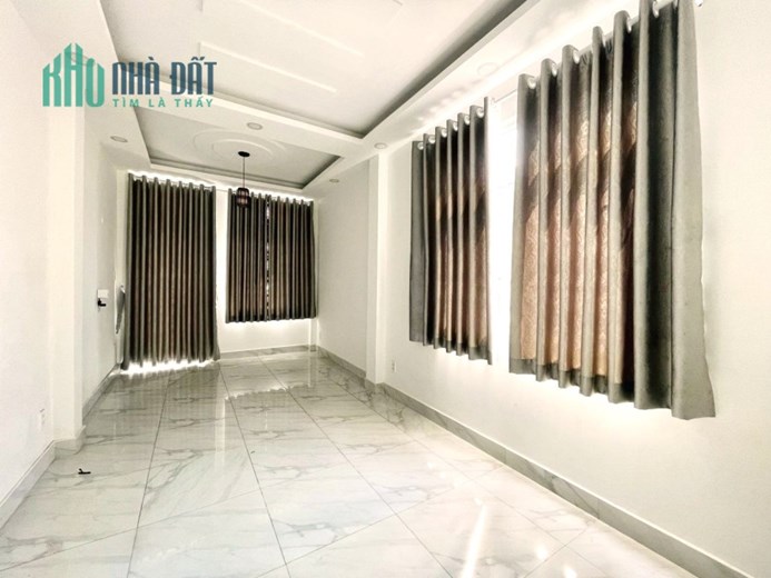 Tổng giảm 2 tỷ, bán nhà HXH Nguyễn Hữu Cảnh, đối diện Landmark 81, 4x11, 5.9 tỷ