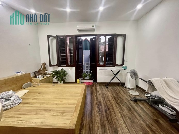 VÀO VIỆC !!! Siêu phẩm TT Cầu Giấy, Trần Quốc Hoàn, 54m2  4Tầng, Nhỉnh 13 Tỷ