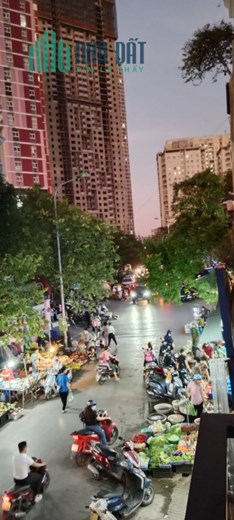 -	Chủ nhà dễ tính hạ chào căn mặt chợ dọc bún 2 nhà 5 tầng 50m  – Văn Khê- La Khê – Hà Đông