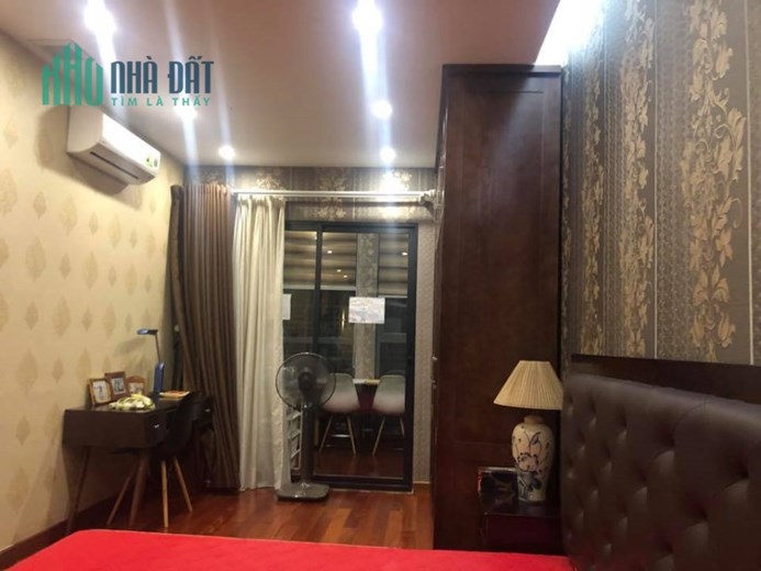 Hiếm, bán nhà phố Nguyễn Văn Cừ diện tích 30m2 chỉ 2 Tỷ cực rẻ, nhà chuẩn.