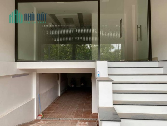 Cực hiếm, siêu phẩm Gia Thụy 58m2 phân lô tô chạy xung quanh, cách mặt phố 50m.