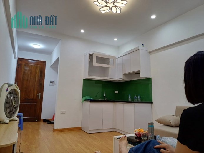 Bán căn hộ tập thể Nguyễn Chí Thanh 50m2 tầng 2 2 ngủ đủ nội thất giá 1.68 tỷ