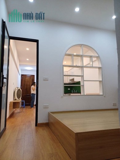 Bán căn hộ tập thể Nguyễn Chí Thanh 50m2 tầng 2 2 ngủ đủ nội thất giá 1.68 tỷ