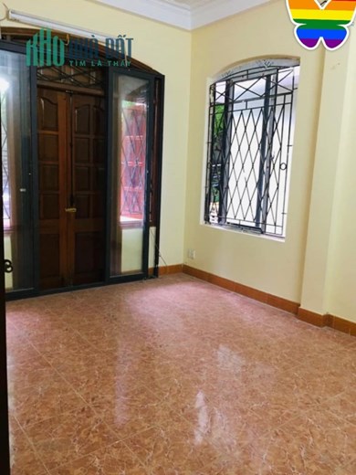 Bán nhà phân lô ngõ 562 Đường Láng, Đống Đa, nhà diện tích 65m², 4 tầng còn mới, mặt tiền 5,8m