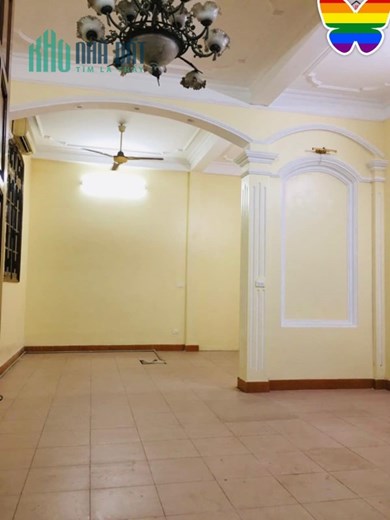 Bán nhà phân lô ngõ 562 Đường Láng, Đống Đa, nhà diện tích 65m², 4 tầng còn mới, mặt tiền 5,8m