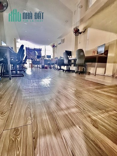 Mặt tiền đường Cộng Hòa , Tân Bình ,5 lầu 80 m2 ,
thang máy chỉ 23 tỷ