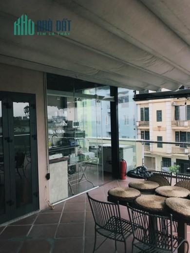 Bán nhà mặt phố cực hiếm chỉ 4 Tỷ, diện tích 35m2. Kinh doanh, vỉa hè mặt đường16m