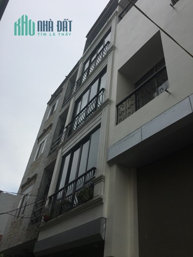 Bán nhà mặt phố cực hiếm chỉ 4 Tỷ, diện tích 35m2. Kinh doanh, vỉa hè mặt đường16m