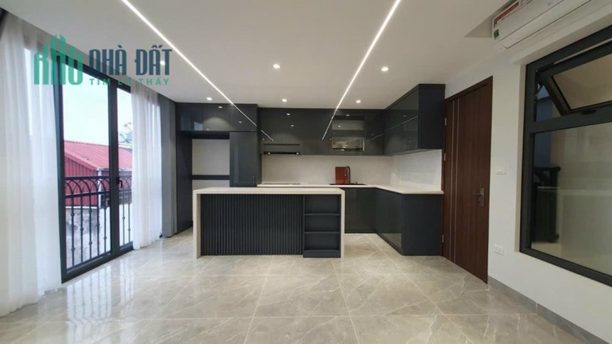 BÁN NHÀ MẶT PHỐ NGUYỄN VĂN CỪ - LONG BIÊN: DIỆN TÍCH 112m2 - 2 MẶT TIỀN - GIÁ NHỈNH 30 TỶ