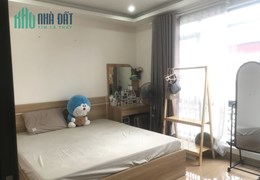 Cho thuê nhà 5 tầng full đồ Văn Cao 18 tr