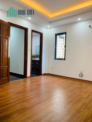 CC Bán nhà Giáp Bát, Hoàng Mai. 40m2 × 5 Tầng. SĐCC Ô TÔ. Chỉ 4 tỷ xíu