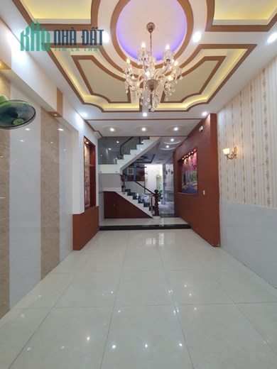 Bán nhà Gò Vấp, hẻm 872 Quang Trung, 54m2, 3 phòng ngủ hẻm xe hơi thông, chỉ 4.6 tỷ thương lượng