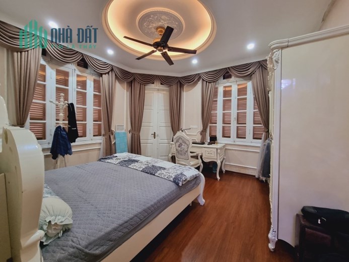 Bán nhà Mặt phố Trần Duy Hưng 290m2 5T 85 tỷ. LÔ GÓC, VỈA HÈ, KINH DOANH 0912288365