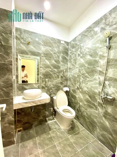 Bán căn nhà 44m2 phố Nguyễn Văn Cừ, Long Biên Gara Ô tô 7 chỗ Thang máy XỊN 6.6 Tỷ