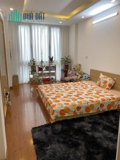 Bán nhà 45m2 phố Nguyễn Văn Cừ, Long Biên Gara Ô tô đua Thang máy 6.9 Tỷ