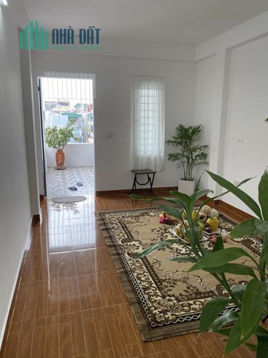 Bán ngôi nhà 45m2 phố Nguyễn Văn Cừ, Long Biên Gara Ô tô đua Thang máy XỊN 6.9 Tỷ