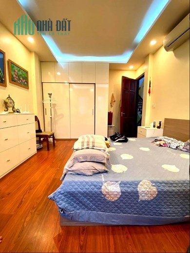 Bán nhà mặt phố Kim Mã Thượng, 2 thoáng trước sau, DT77m2, MT 5m, chỉ 20 tỷ.