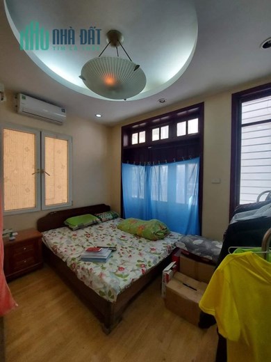 Bán căn nhà 36m2 phố Nguyễn Sơn, Long Biên Gara Ô tô XỊN Thang máy Nhập 5.5 Tỷ