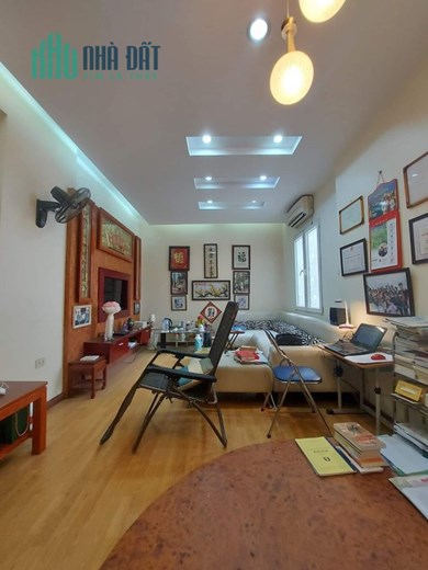 Bán căn nhà 36m2 phố Nguyễn Sơn, Long Biên Gara Ô tô Thang máy Nhập 5.2 Tỷ