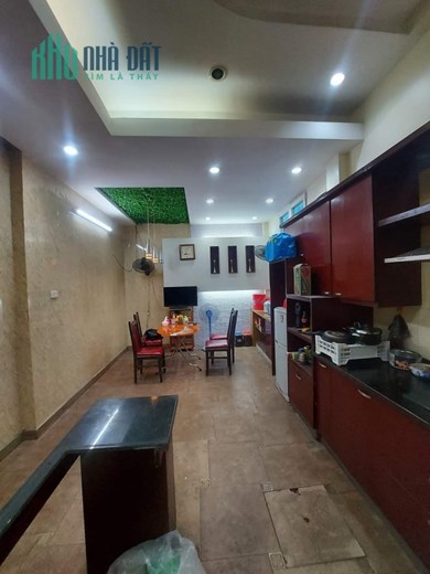 Bán ngôi nhà 36m2 phố Nguyễn Sơn, Long Biên Gara Ô tô đua Thang máy XỊN 5.3 Tỷ