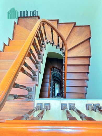 Cho thuê nguyên căn nhà mặt phố KIM MÃ, Ba Đình 80m2, 5 tầng giá 40 triệu. 0912288365