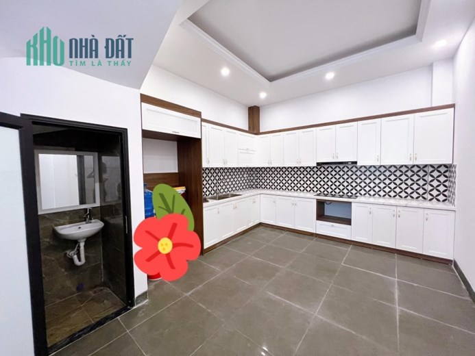 Bán căn nhà 41m2 phố Nguyễn Văn Cừ, Long Biên Gara Ô tô XỊN Thang máy XỊN 6.9 Tỷ