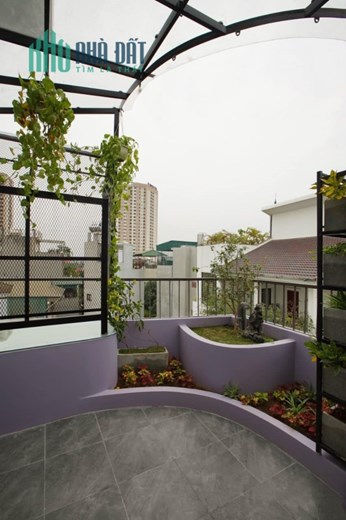 Bán ngôi nhà 38m2 phố Nguyễn Sơn, Long Biên Gara Ô tô XỊN Thang máy Nhập 5.5 Tỷ