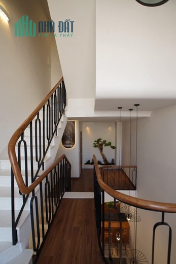 Bán ngôi nhà 39m2 phố Nguyễn Sơn, Long Biên Gara Ô tô phi Thang máy XỊN 5.3 Tỷ