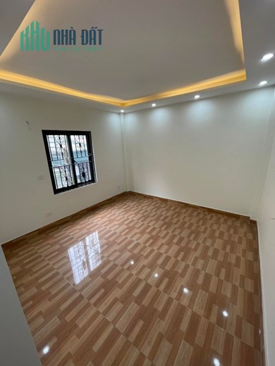 Bán ngôi nhà 38m2 phố Nguyễn Sơn, Long Biên Gara Ô tô phi Thang máy 5.1 Tỷ