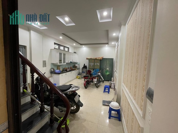Bán ngôi nhà 36m2 phố Nguyễn Sơn, Long Biên Gara Ô tô Thang máy Nhập 5.5 Tỷ