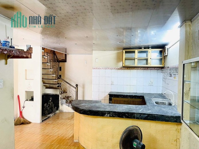Nhà Hoà Cường Bắc, kiệt Ô tô thông, 30m ra Tiểu La, 32m2, 2 tầng, 2.1 tỷ