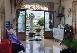 Ngộp Ngộp 16 tỷ giảm còn 9.8 tỷ, Mặt tiền Phan Văn Hớn Bà Điểm Hóc Môn