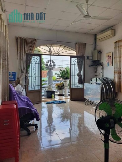 Ngộp Ngộp 16 tỷ giảm còn 9.8 tỷ, Mặt tiền Phan Văn Hớn Bà Điểm Hóc Môn