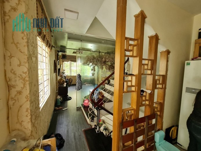 NHÀ ĐẸP NGỌC THỤY – LÔ GÓC - TƯƠNG LAI RA MẶT ĐƯỜNG 17M - LÔ GÓC - Ô TÔ VÀO NHÀ