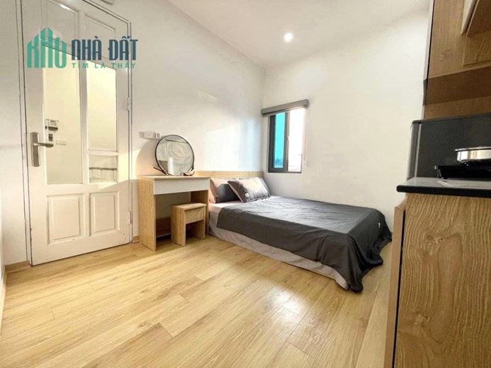 HOT Nhà Xuân Thủy cho thuê 500 triệu /1 năm cách 4 nhà ra đường oto tránh , ngõ to nhà 50 m chỉ