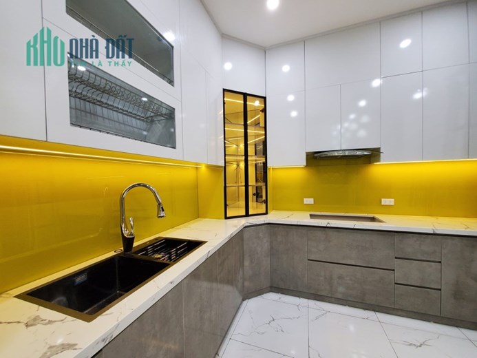 Nhà đẹp Phố Lê Trọng Tấn Quận Thanh Xuân 44m2 4 Tầng Ô tô đỗ cửa 7.x Tỷ