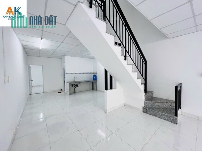 Ngộp bank bán gấp nhà 1 trệt 1 lầu đường số 11, Trường Thọ. 4.65 tỷ/97m2