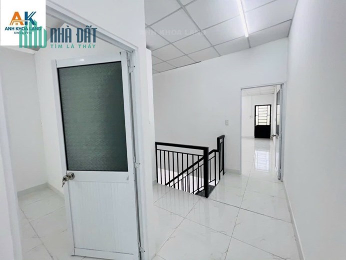 Ngộp bank bán gấp nhà 1 trệt 1 lầu đường số 11, Trường Thọ. 4.65 tỷ/97m2