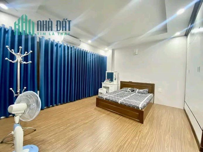 Giảm chào 300 trđ, lô góc, ở ngay, 20m ra ô tô tránh Thái Thịnh
