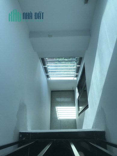 Bán nhà 38m2 x 5T, phố Nguyễn Lương Bằng, Đống Đa, ngõ thông, 5 phút lên Hồ Tây, Hồ Hoàn Kiếm, chỉ